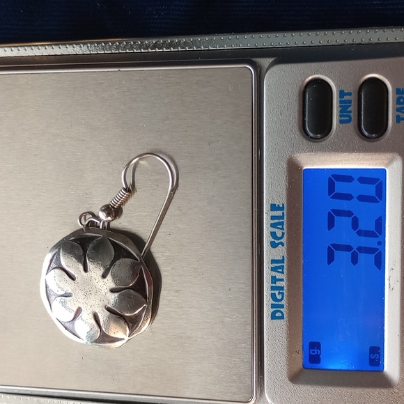 Daisy Sterling Silver Dangle Earrings - Picture 5 of 11